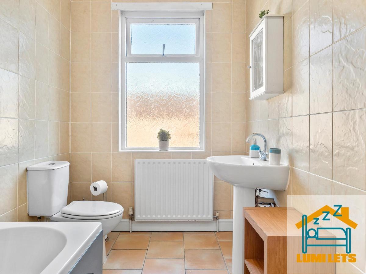 2Br Home In Barrow-In-Furness Sleeps 8 Close To Bae Systems, Hospital, Lakes מראה חיצוני תמונה